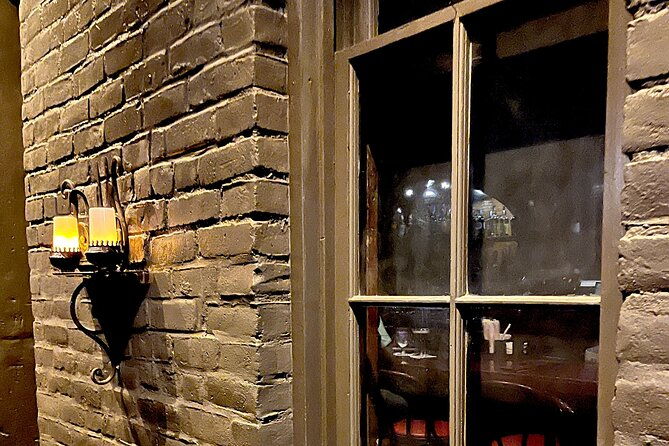 new-orleans-haunted-legends-scandals-small-group-tour