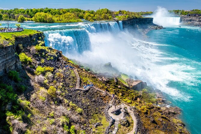 Niagara Falls, Toronto and Thousand Islands 3-Day Tour From NYC