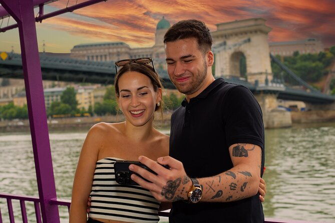 nighttime-downtown-budapest-sightseeing-cruise