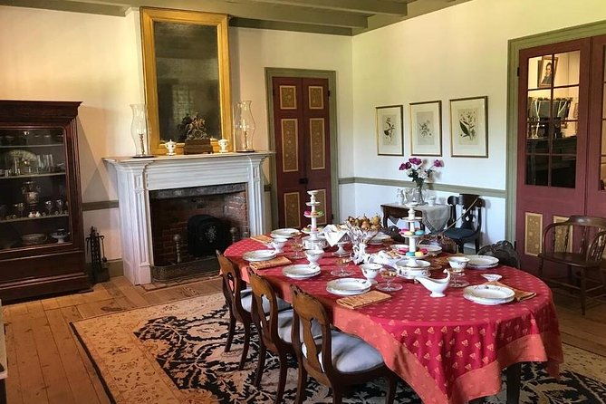 oak-alley-or-laura-plantation-tour-from-new-orleans