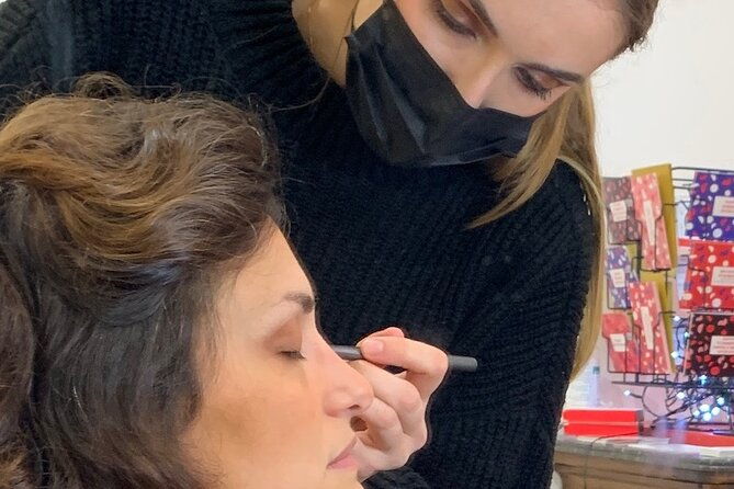 one-hour-private-makeup-class-with-a-pro-makeup-artist