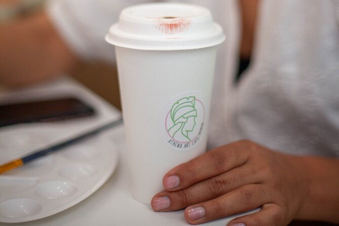 painting-experience-in-an-art-cafe-in-paris