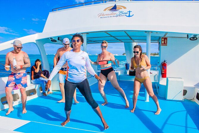 paradise-boat-vip-snorkeling-and-party