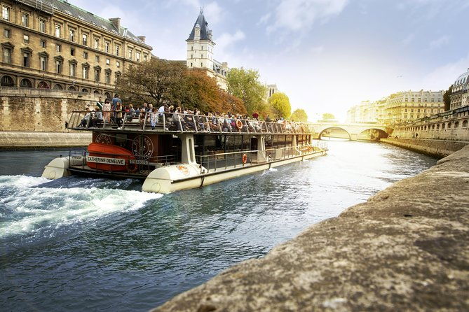 paris-seine-river-sightseeing-cruise-with-commentary-by-bateaux-parisiens