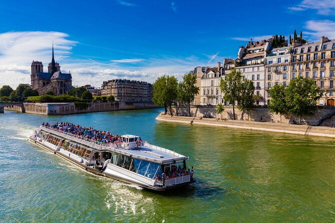 paris-sightseeing-cruise-with-champagne-by-bateaux-mouches