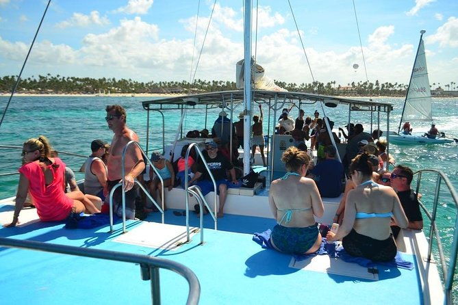 party-boat-in-catamaran-with-open-bar-snorkeling