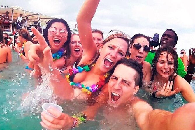 party-boat-in-punta-cana-with-drinks-and-transportation-included