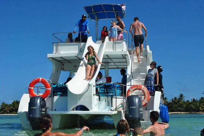 party-boat-snorkeling-sand-bar-open-bar-in-bavaro-beach