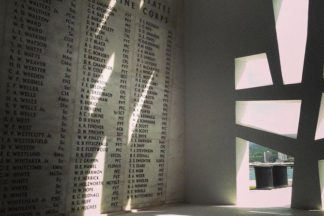 pearl-harbor-tour-arizona-memorial-and-uss-bowfin-2