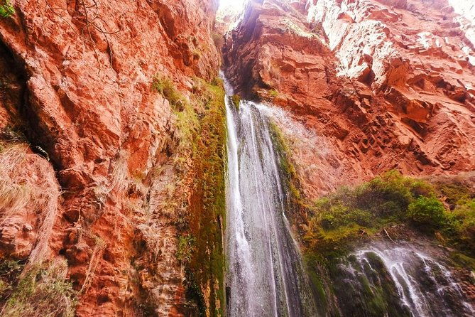 perolniyoc-waterfall-trek-1-day-huaynas-expeditions