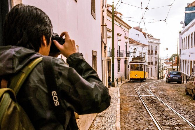 photograph-lisbon-walking-with-a-local-photographer-2