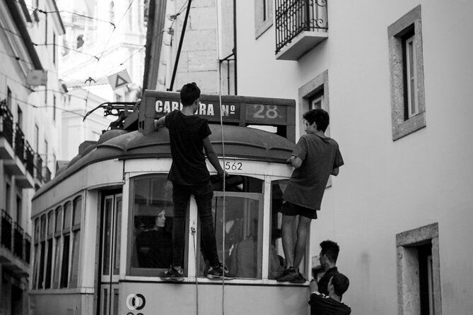 photography-workshop-tour-in-alfama-lisbon-3