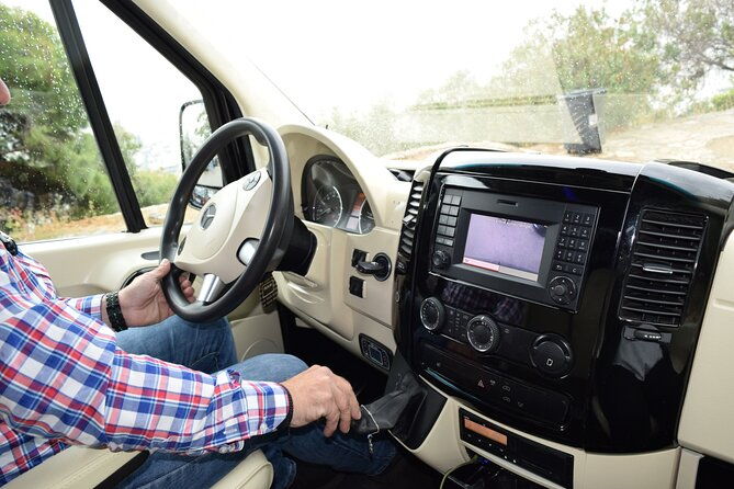 piraeus-port-and-athens-center-private-transfer-up-to-11-people-2