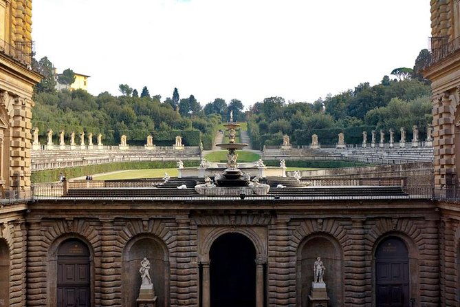 pitti-palace-private-tour-at-galleria-palatina-incl-tkts-to-boboli-gardens