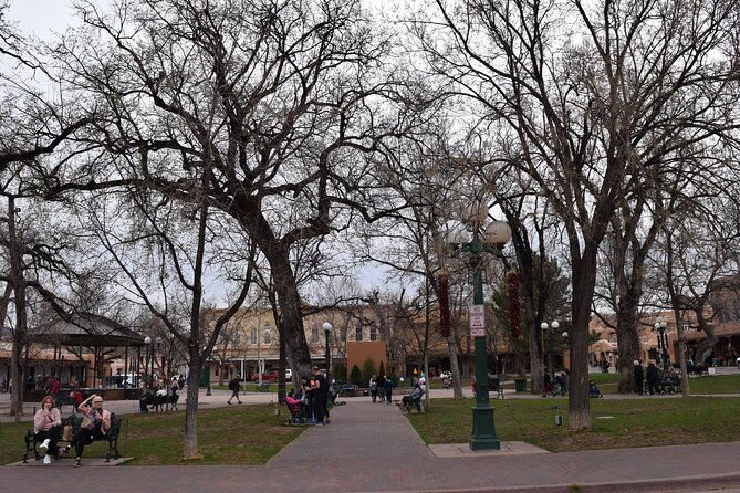 Plaza Sip, Savor, & History Walking Tour in Santa Fe