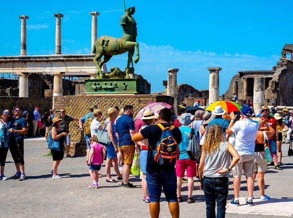 pompeii-ruins-and-the-city-of-naples-with-private-transportation