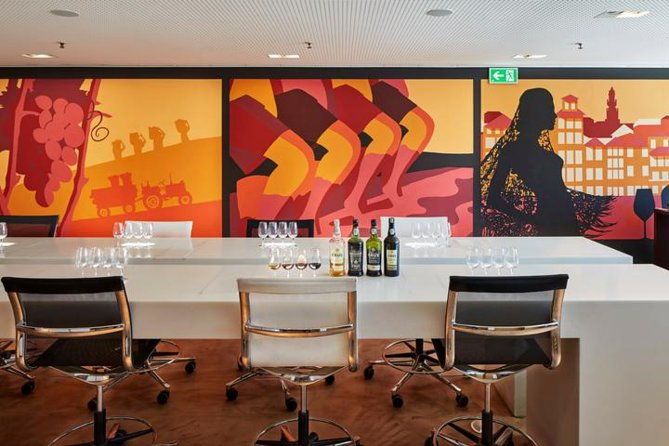 port-wine-cocktails-workshop-at-espaco-porto-cruz-vila-nova-de-gaia-portugal