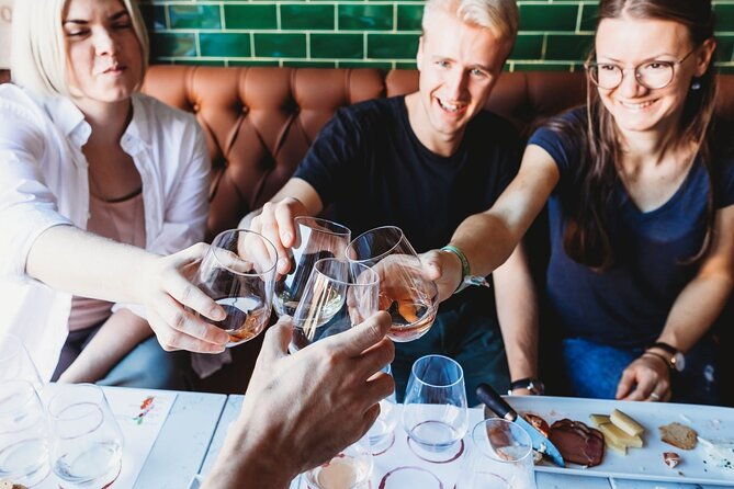 port-wine-tasting-aperitif-digestif-at-portuguese-wine-bar