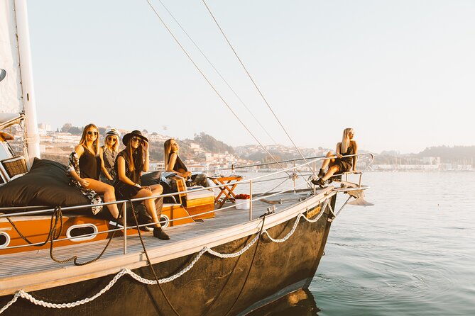 porto-private-classic-boat-on-the-douro-river-1-10px