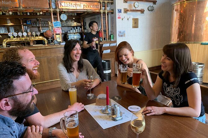 prague-castle-tour-with-drinks-included