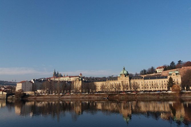 prague-vltava-river-lunch-cruise