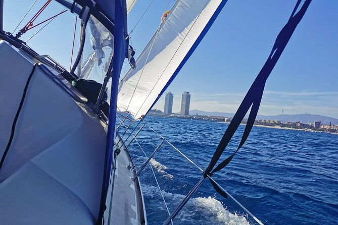 private-2-hour-tour-of-barcelona-on-a-sailboat