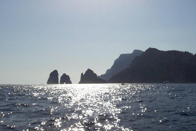 private-boat-tour-of-the-island-of-capri-2
