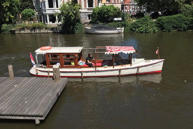 private-canal-cruise-on-small-historic-boat-2