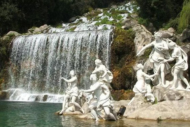 private-chauffeured-tour-to-caserta-royal-palace-from-rome-and-designer-outlet