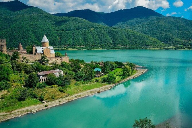 private-day-tour-from-tbilisi-to-kazbegi-and-gudauri