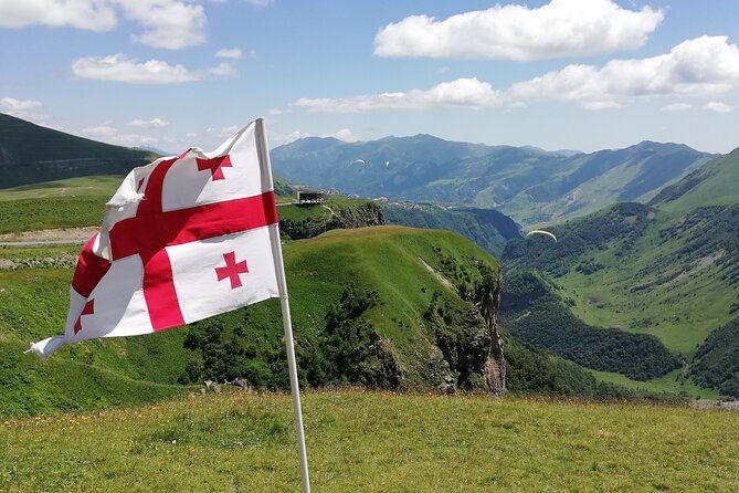 private-day-tour-in-kazbegi-stepantsminda
