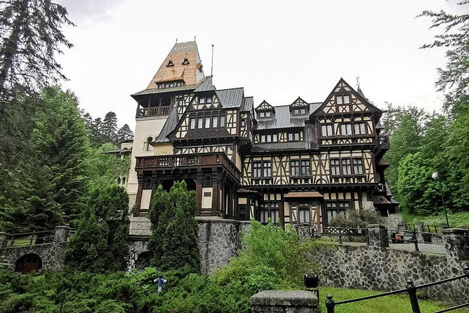 private-day-tour-transylvania-draculas-castle-through-the-backdoor