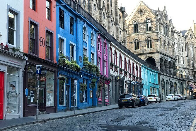 private-edinburgh-city-4-hour-guided-tour-in-a-luxury-levc-txe-2