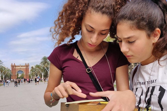 private-family-treasure-hunt-guided-fun-100-offline-xventura-barcelona