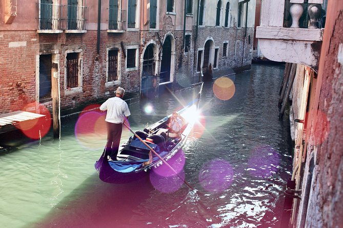 private-gondola-ride-in-venice