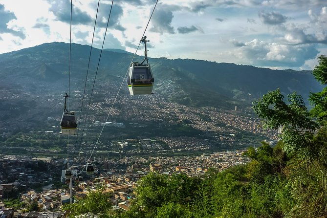 private-half-day-medellin-city-tour-with-comuna-13