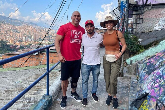 private-half-day-tour-to-comuna-13-in-medellin