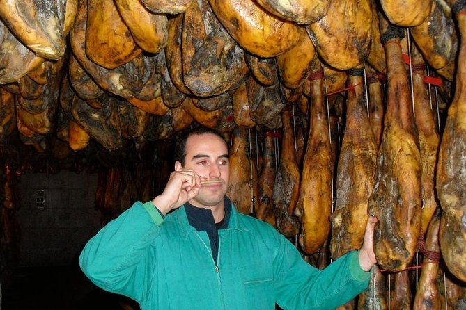 private-iberian-ham-tour-to-the-sierra-de-aracena-2