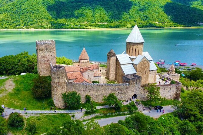 private-kazbegi-and-gudauri-mountain-tour