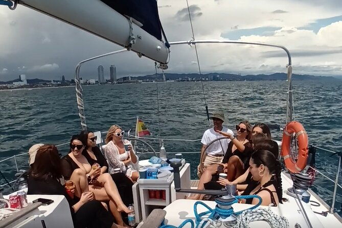 private-naval-sailboat-tour-in-barcelona-up-to-11-people
