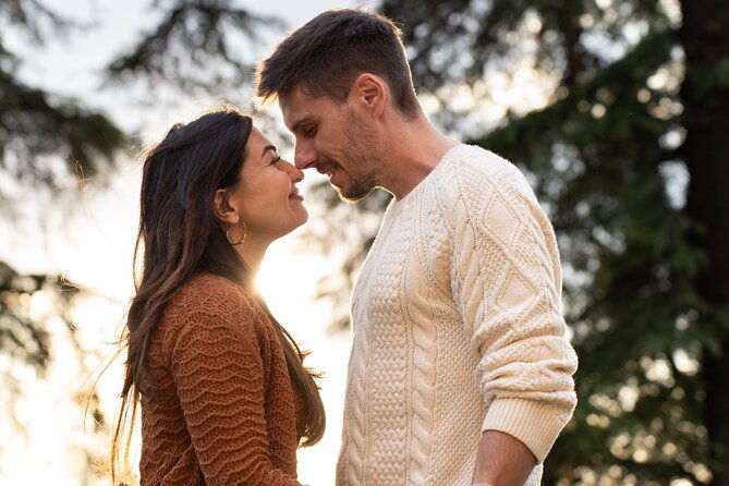 private-photo-session-tour-for-couples-in-madrid