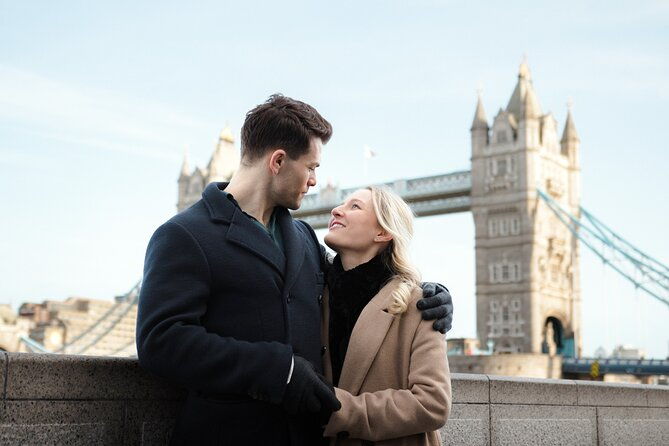 private-professional-photoshoot-outside-tower-bridge-in-london