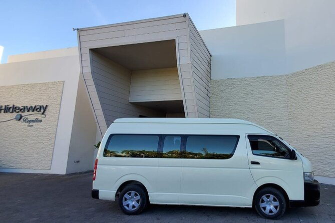 private-round-trip-airport-transfer-from-montego-bay-to-negril