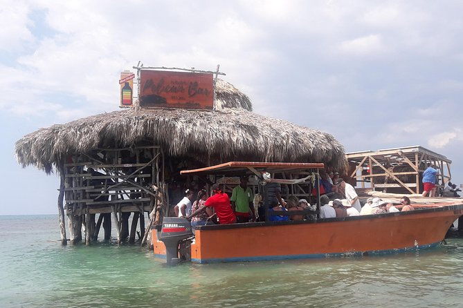 private-round-trip-transfer-to-the-pelican-bar-from-montego-bay