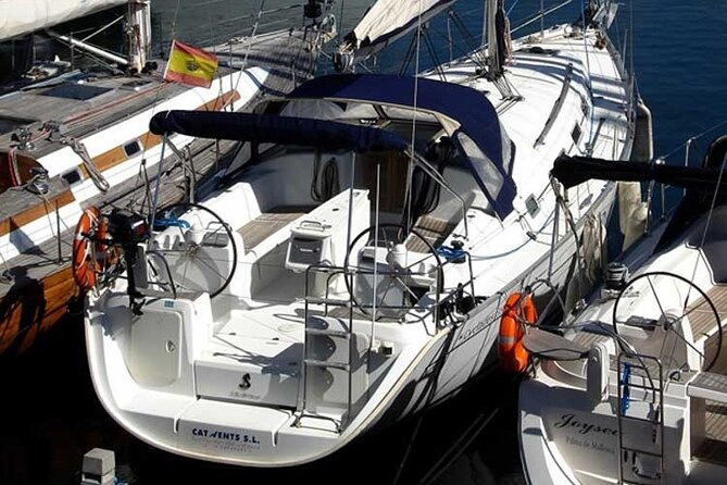 private-sailing-and-paddlesurfing-tour-with-skipper-up-to-11-people