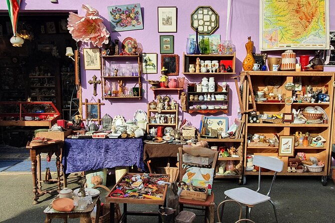 private-shopping-tour-at-the-paris-antique-flea-market