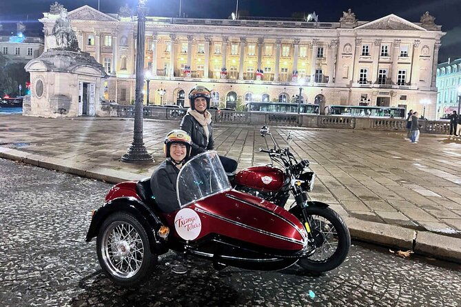 private-sidecar-tour-of-paris-at-night-with-drinks