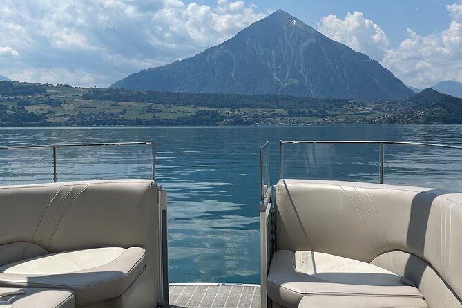 private-sightseeing-boat-trip-on-lake-thun-interlaken