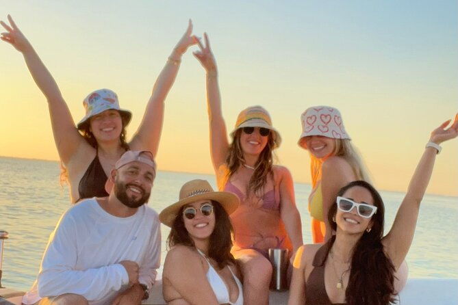 Private Sunset Boat Cruise in Miami With Champagne by the Cleat