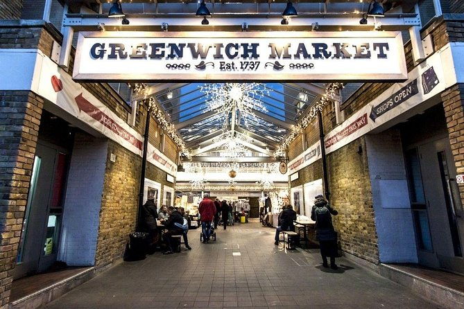 private-tour-experience-the-christmas-magic-in-london